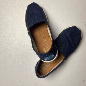 Toms classic slip-on shoes